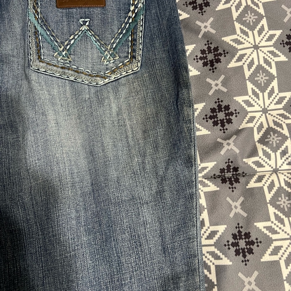 Wrangler Women's Straight Leg Blue Jeans - Picture 7 of 9